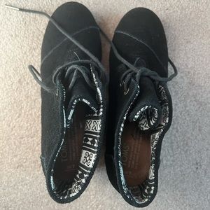 Toms suede wedges: Size 7 W